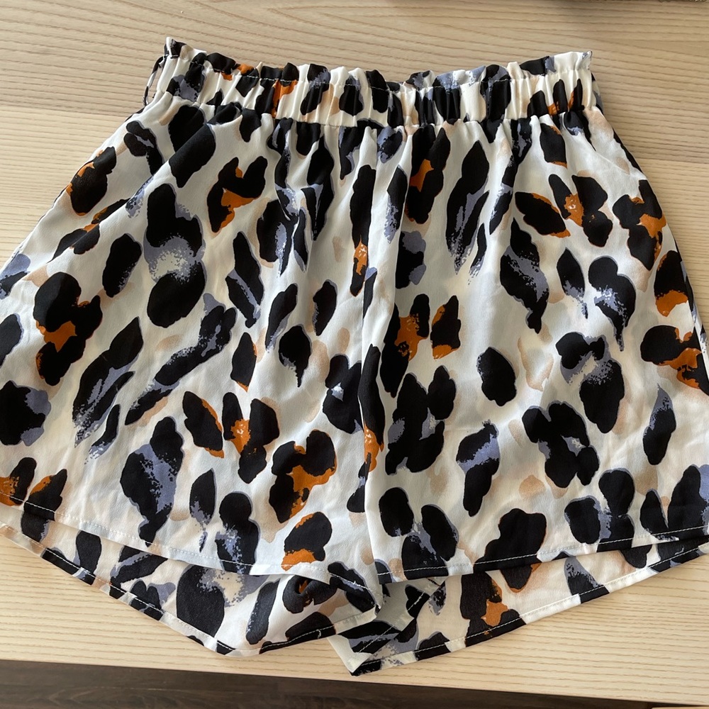 New!! Short animal print